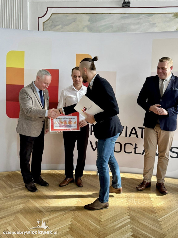 Powiat wsparł lokalne kluby sportowe