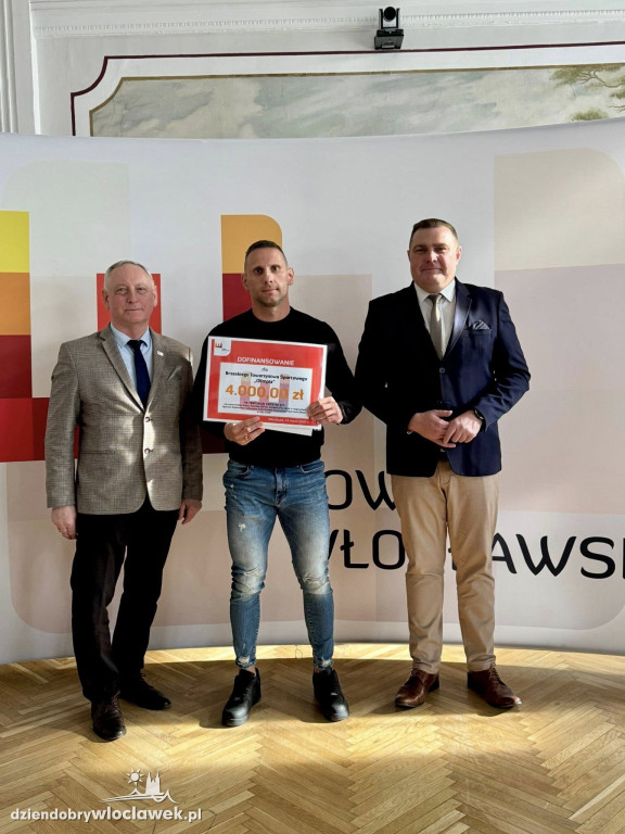 Powiat wsparł lokalne kluby sportowe
