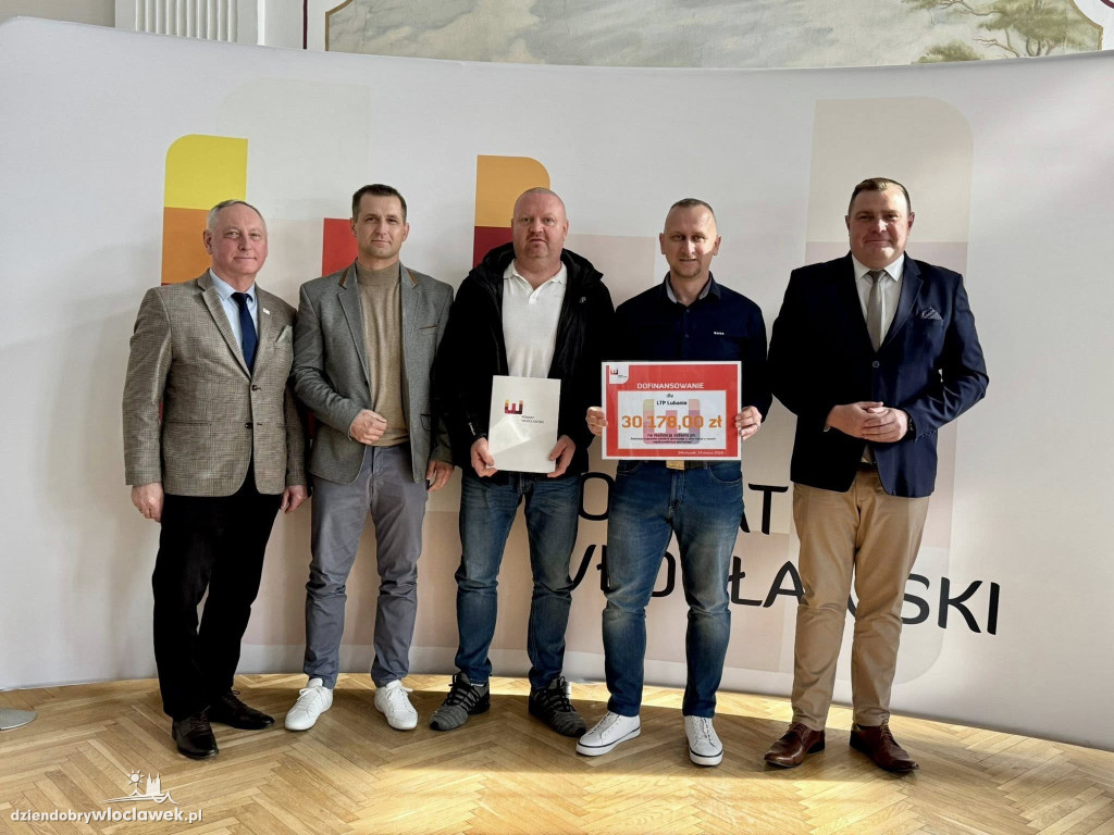 Powiat wsparł lokalne kluby sportowe