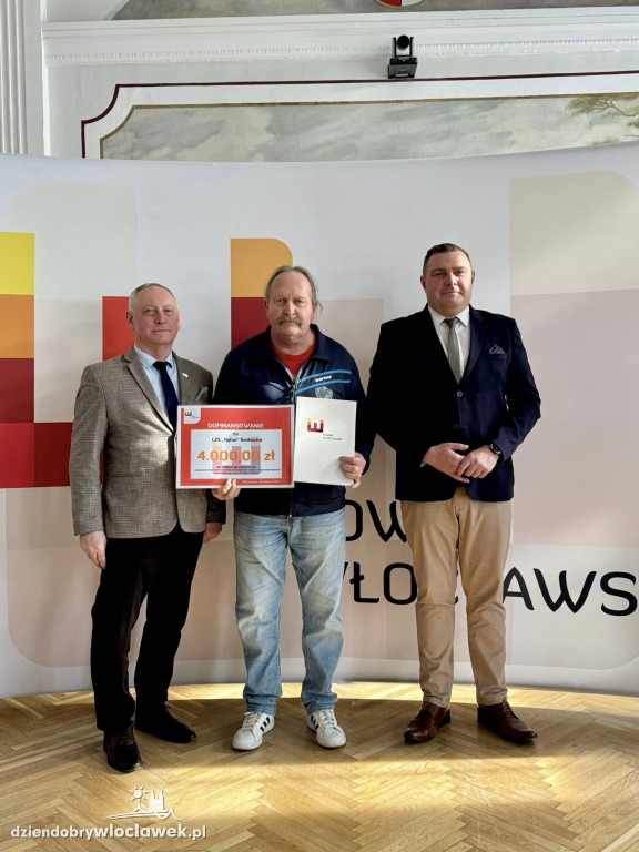 Powiat wsparł lokalne kluby sportowe