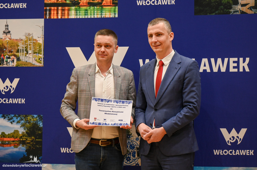 Wręczenie certyfikatów dla klubów sportowych