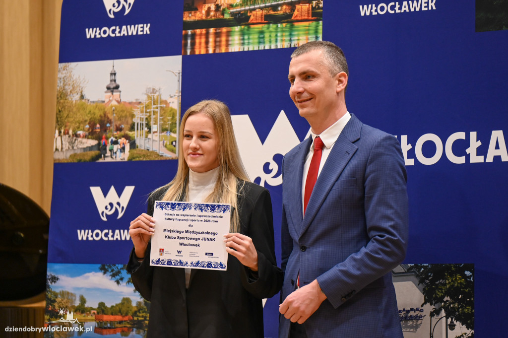 Wręczenie certyfikatów dla klubów sportowych