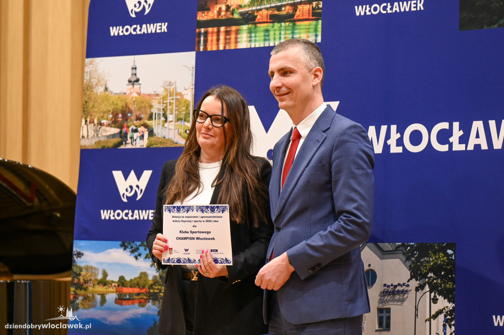 Wręczenie certyfikatów dla klubów sportowych