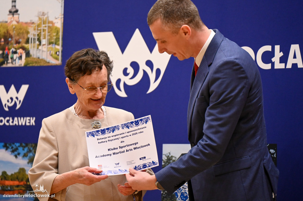 Wręczenie certyfikatów dla klubów sportowych