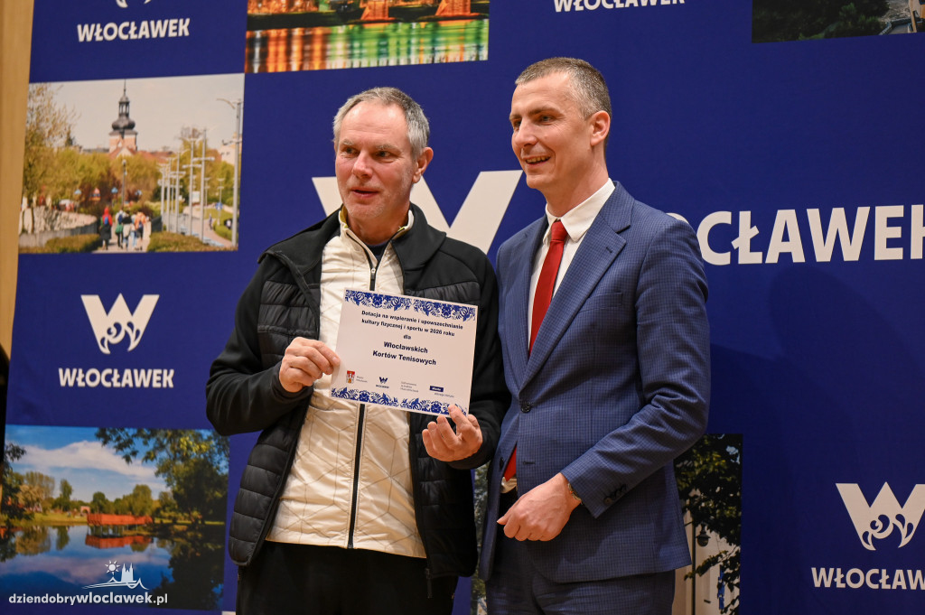 Wręczenie certyfikatów dla klubów sportowych