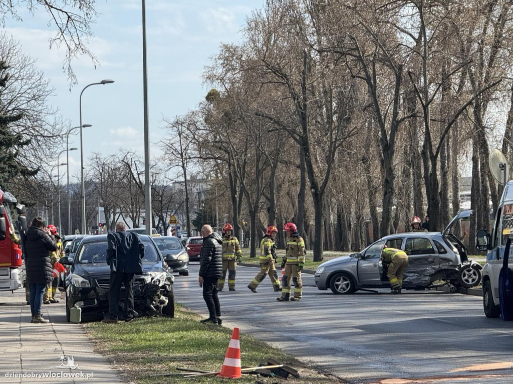 Zderzenie aut na ulicy Wienieckiej