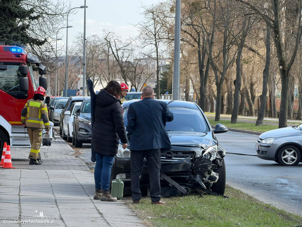 Zderzenie aut na ulicy Wienieckiej