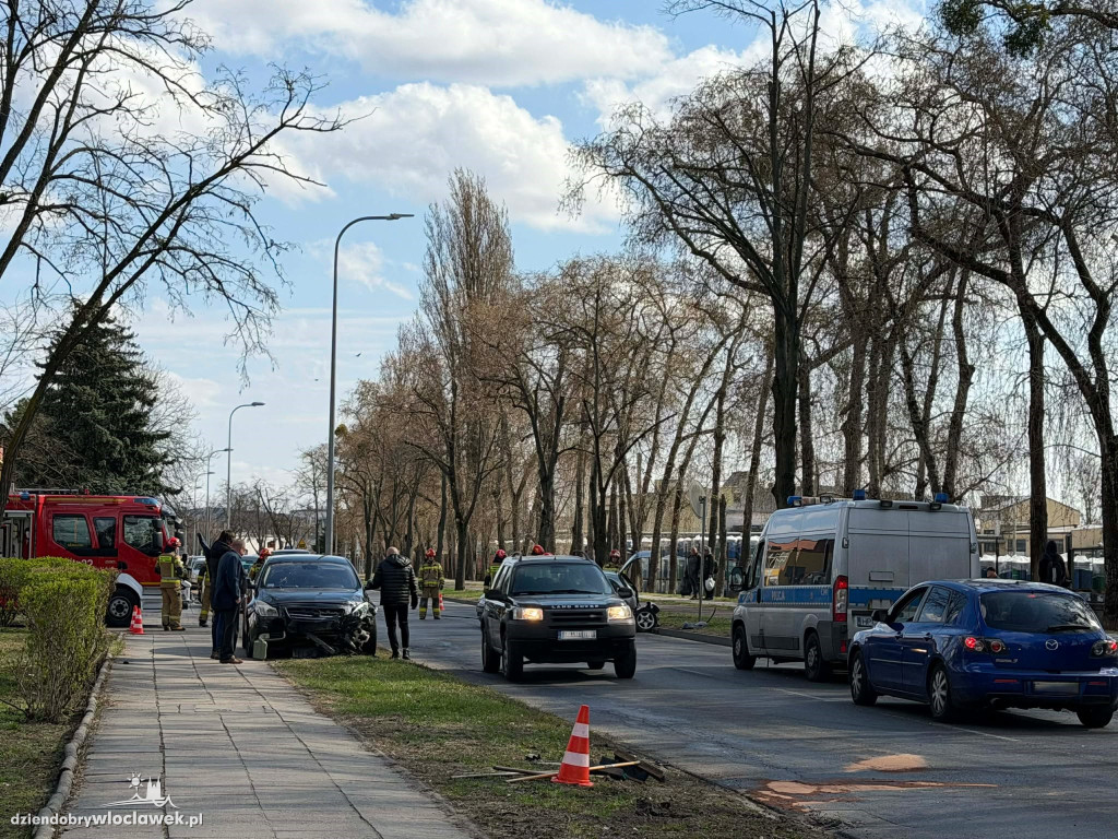 Zderzenie aut na ulicy Wienieckiej