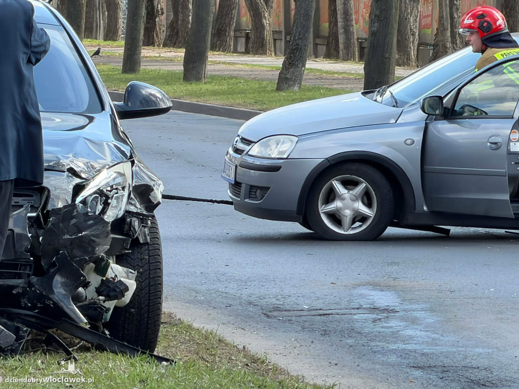 Zderzenie aut na ulicy Wienieckiej