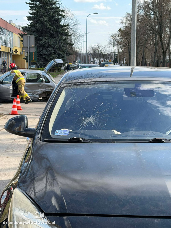 Zderzenie aut na ulicy Wienieckiej