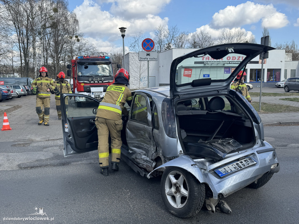 Zderzenie aut na ulicy Wienieckiej