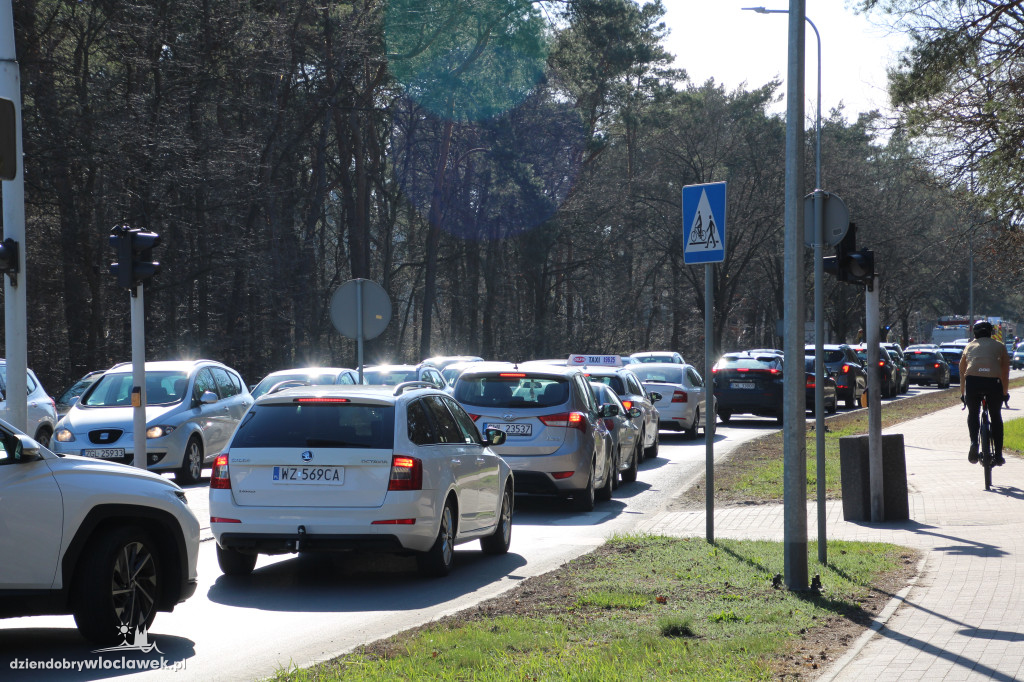 Zderzenie dwóch samochodów na Wienieckiej