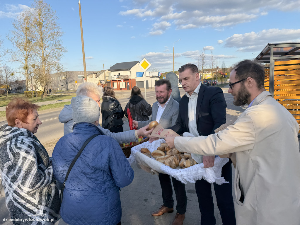 Zajączki i świąteczne życzenia na ulicach Włocławka