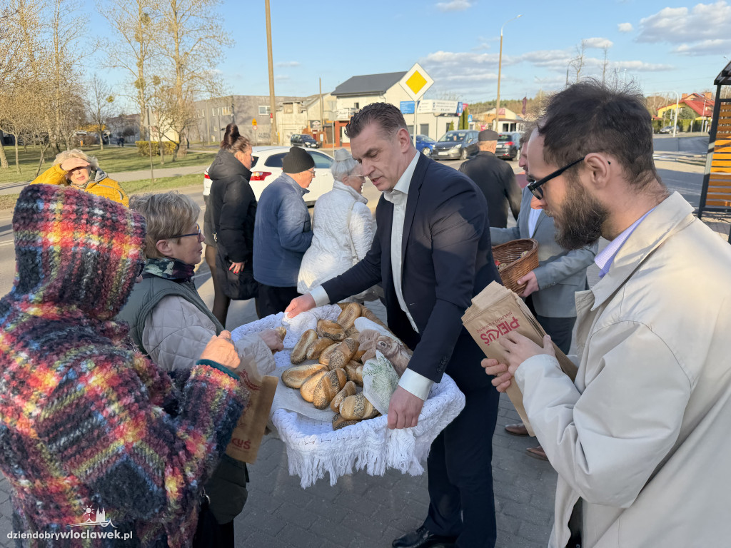 Zajączki i świąteczne życzenia na ulicach Włocławka