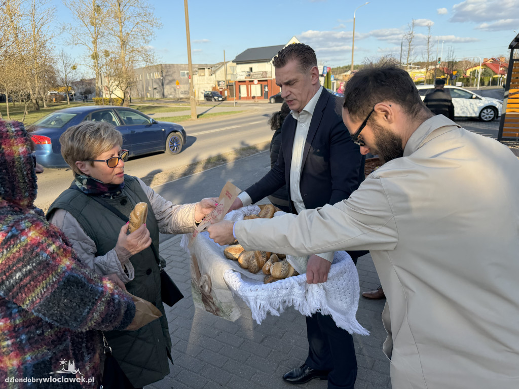 Zajączki i świąteczne życzenia na ulicach Włocławka