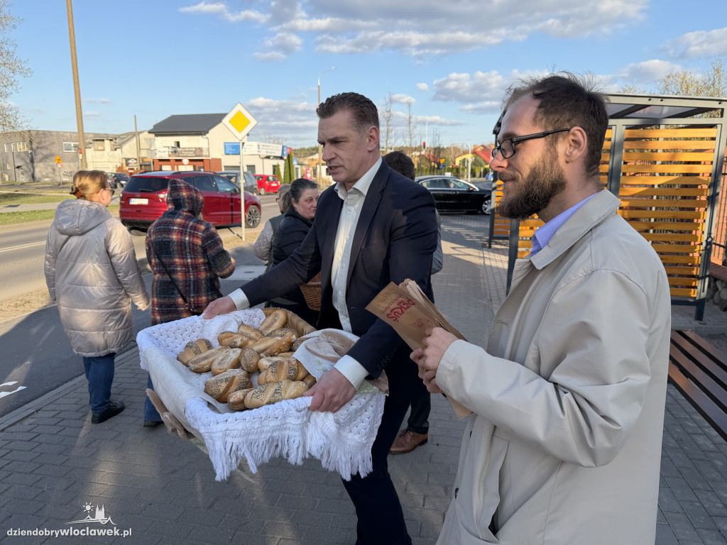 Zajączki i świąteczne życzenia na ulicach Włocławka