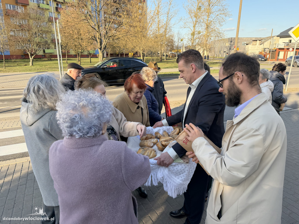 Zajączki i świąteczne życzenia na ulicach Włocławka