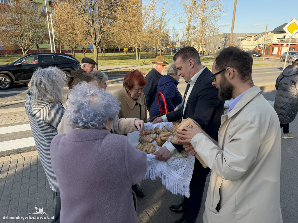 Zajączki i świąteczne życzenia na ulicach Włocławka