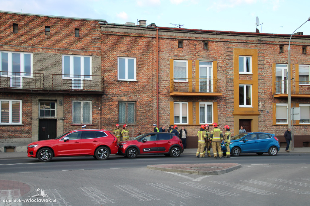 W centrum miasta zderzyły się trzy samochody