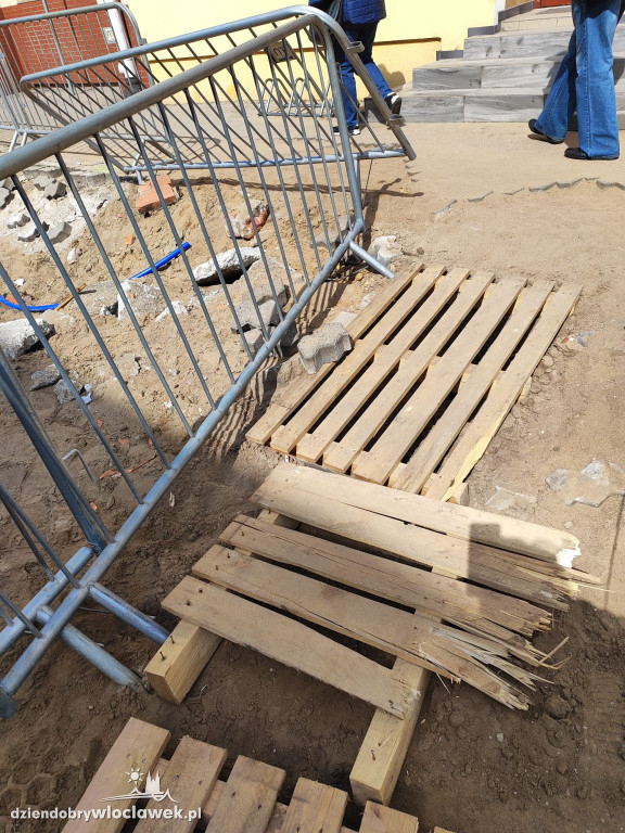 Piesi nie mają łatwo na Zduńskiej