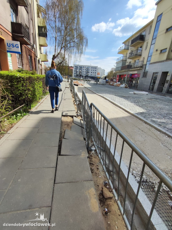 Piesi nie mają łatwo na Zduńskiej