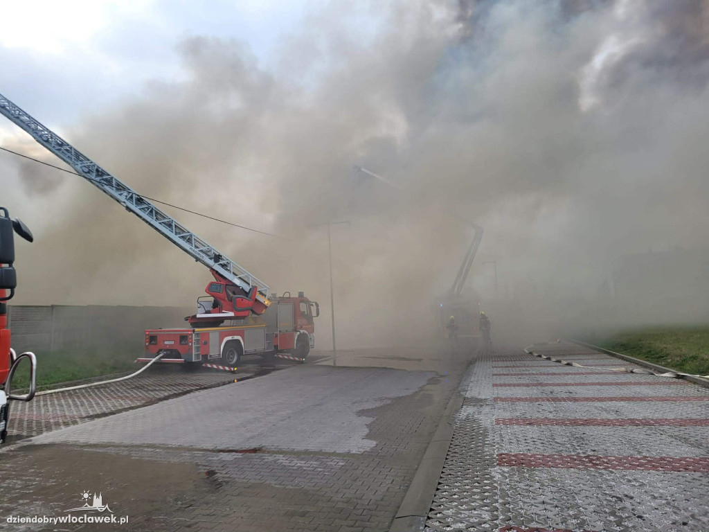 Pożar hali produkcyjnej w Dziardonicach