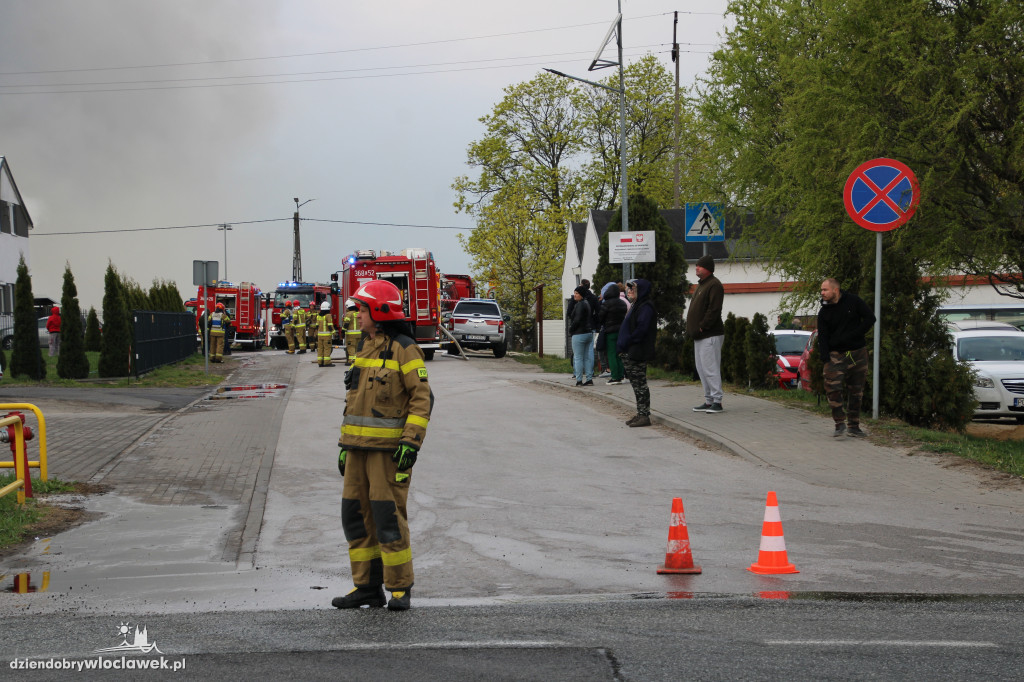 Pożar hali produkcyjnej w Dziardonicach