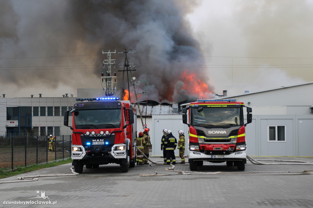 Pożar hali produkcyjnej w Dziardonicach