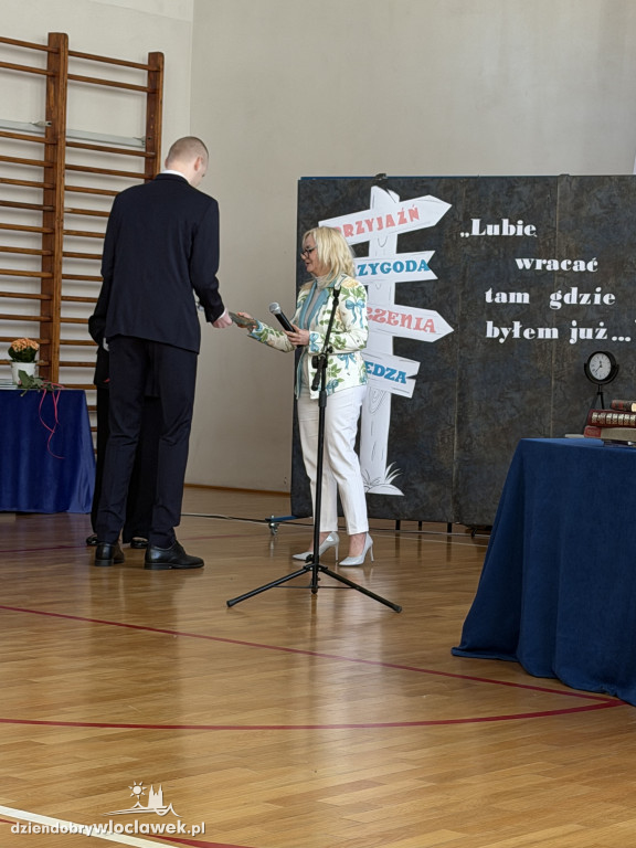 Ekonomik: Zakończenie roku maturzystów 2026