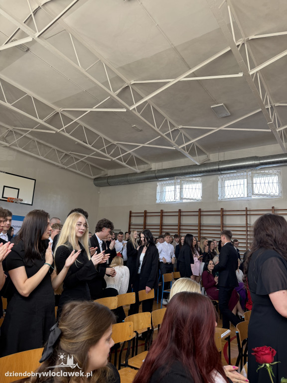 Ekonomik: Zakończenie roku maturzystów 2026