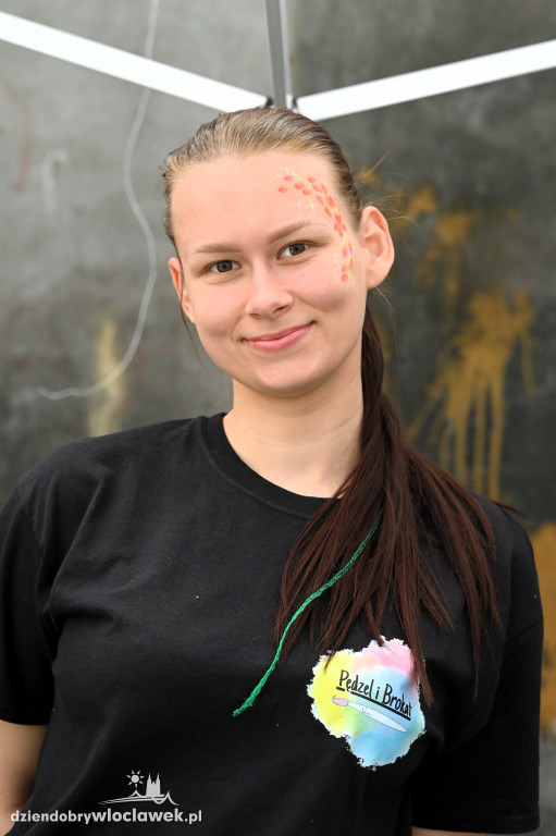 Festiwal 3 Maja we Włocławku. Stoiska i food trucki na ul. Zamczej