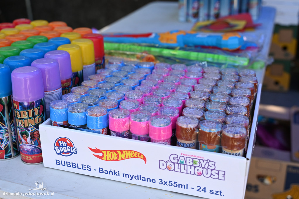 Festiwal 3 Maja we Włocławku. Stoiska i food trucki na ul. Zamczej