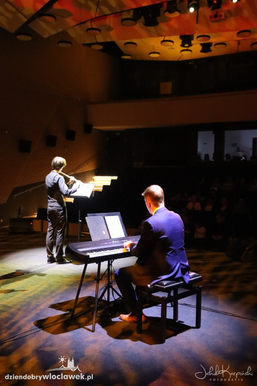 Recital fletowy w Wahadle