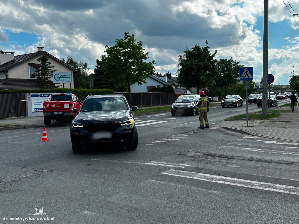 Zderzenie trzech samochodów na Wiejskiej