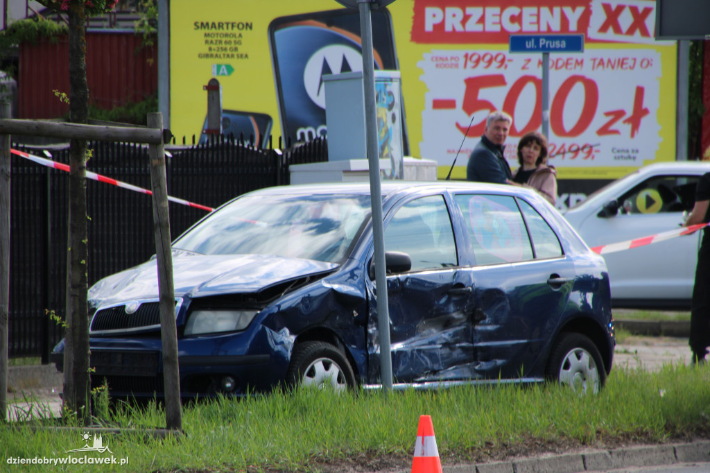 Zderzenie trzech samochodów na Wiejskiej