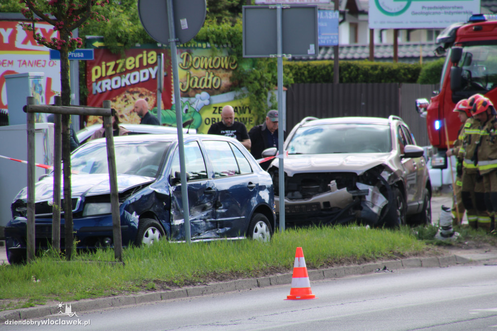 Zderzenie trzech samochodów na Wiejskiej