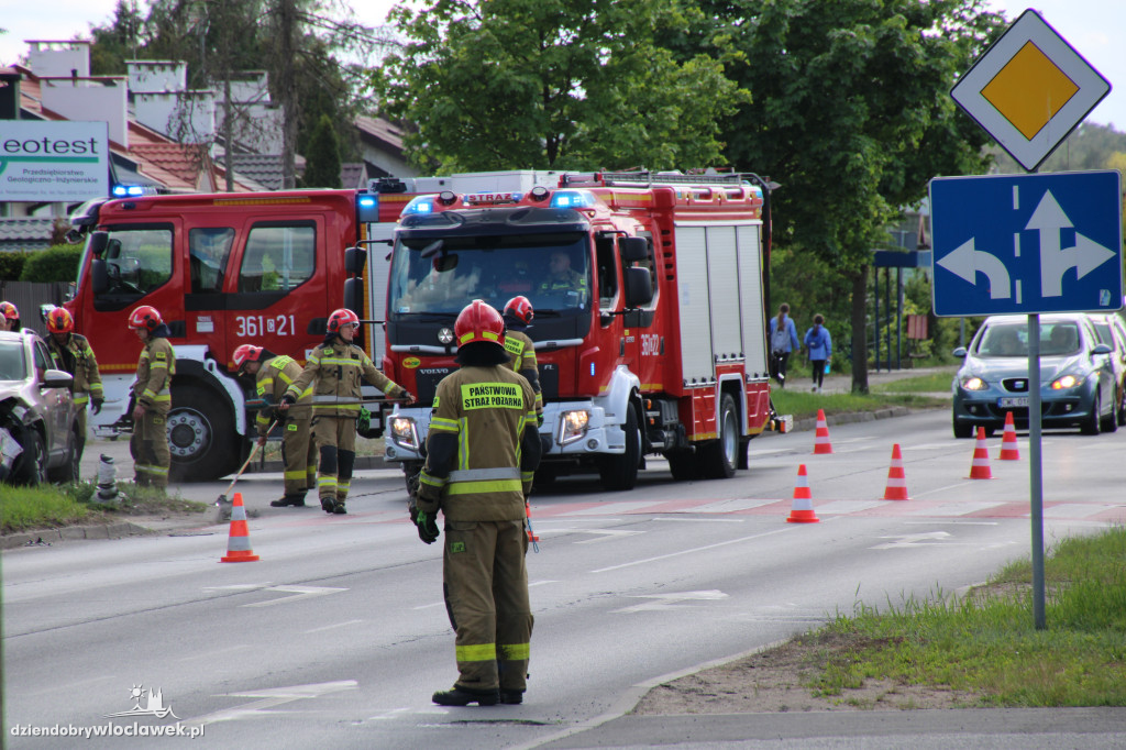 Zderzenie trzech samochodów na Wiejskiej