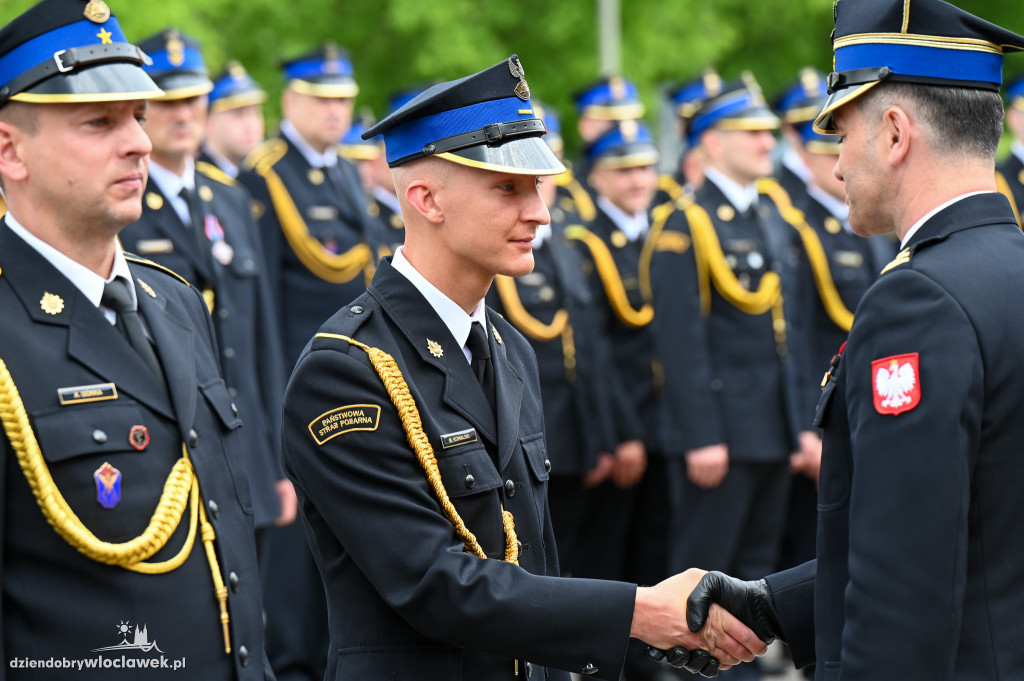 Nagrody i awanse dla strażaków