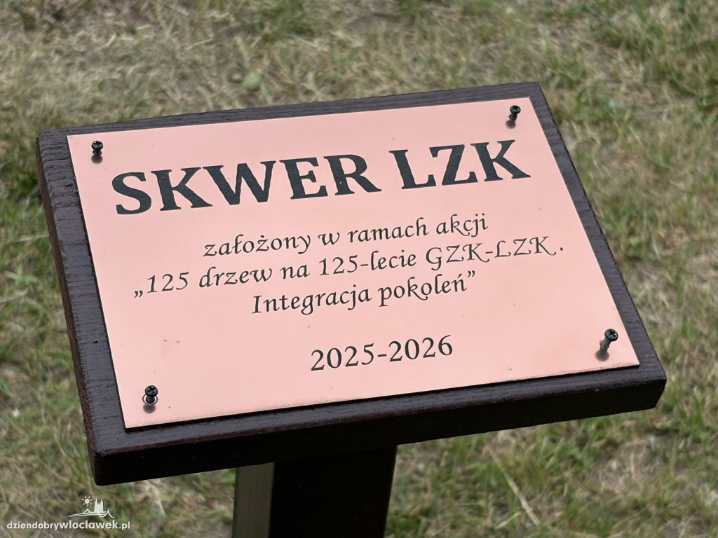 Skwer LZK już otwarty w Parku na Słodowie