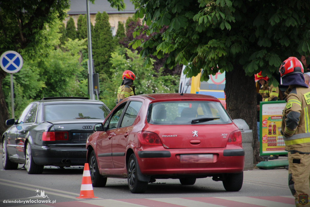 Na Wyszyńskiego zderzyły się 3 samochody