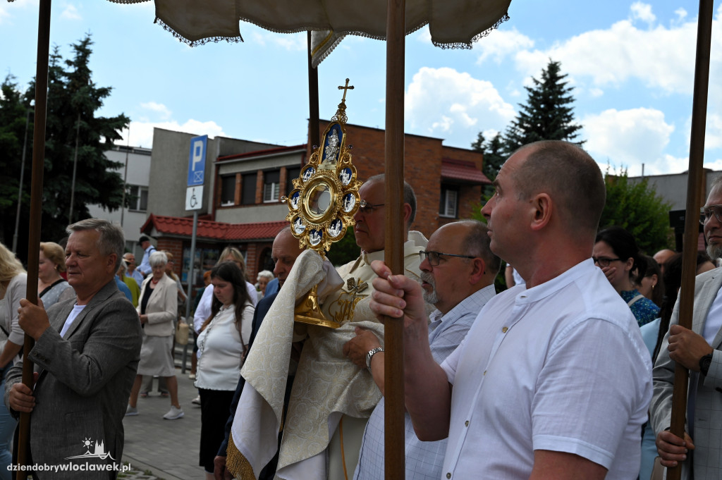 Procesja Bożego Ciała w parafii Narodzenia NMP i św. Jana Apostoła