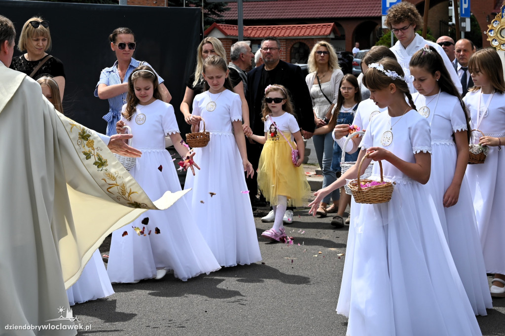 Procesja Bożego Ciała w parafii Narodzenia NMP i św. Jana Apostoła