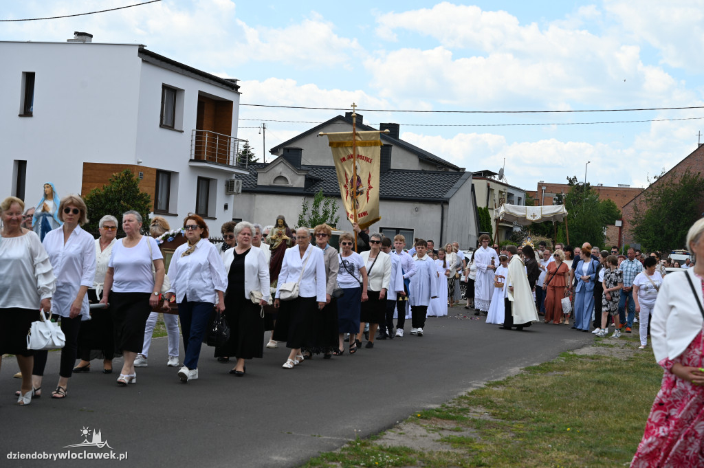 Procesja Bożego Ciała w parafii Narodzenia NMP i św. Jana Apostoła