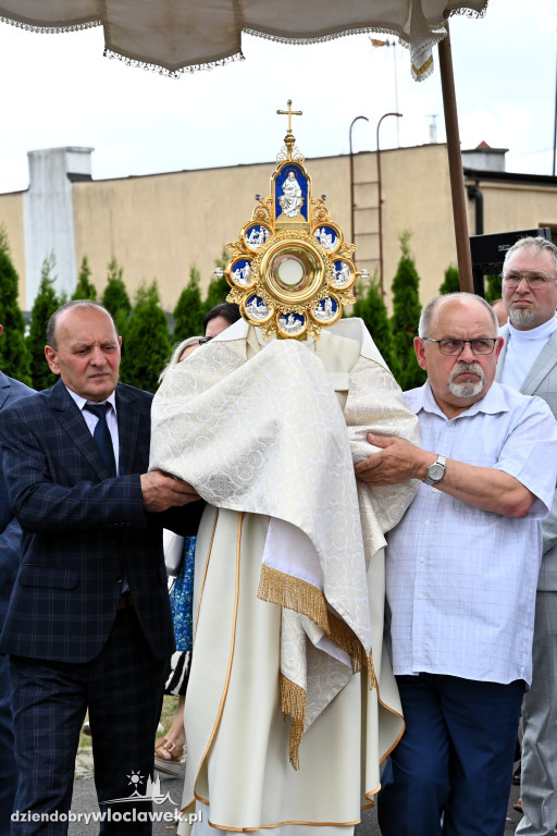 Procesja Bożego Ciała w parafii Narodzenia NMP i św. Jana Apostoła