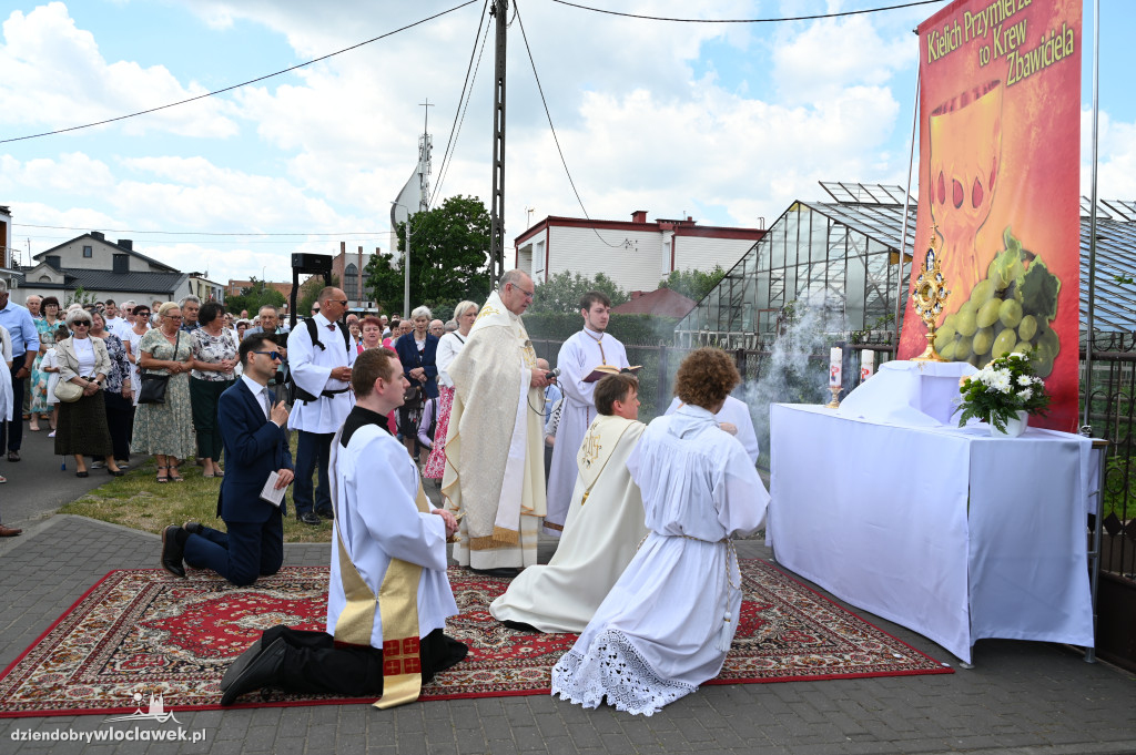 Procesja Bożego Ciała w parafii Narodzenia NMP i św. Jana Apostoła