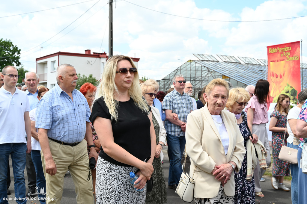 Procesja Bożego Ciała w parafii Narodzenia NMP i św. Jana Apostoła