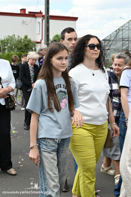 Procesja Bożego Ciała w parafii Narodzenia NMP i św. Jana Apostoła