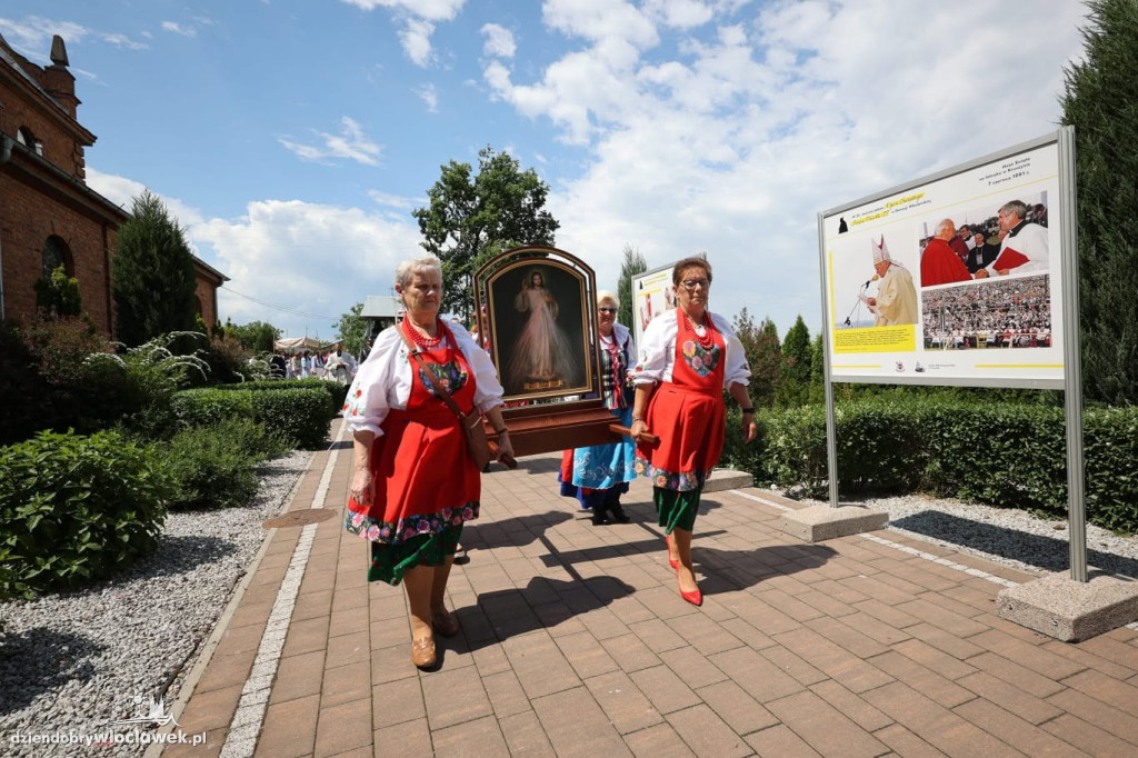 Święto Województwa w Kruszynie. Wspomniano wizytę Jana Pawła II