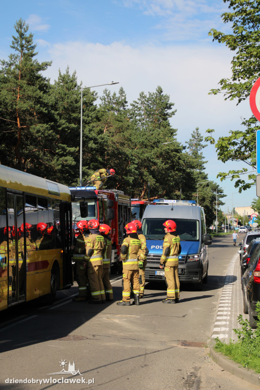 Zderzenie autobusu MPK z osobówką