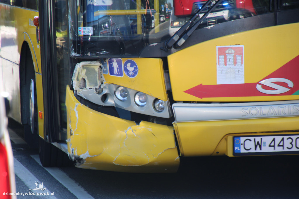 Zderzenie autobusu MPK z osobówką